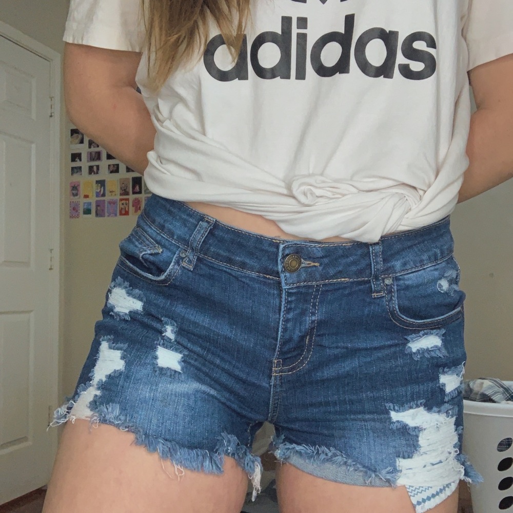 Ripped dark-wash denim jean shorts!